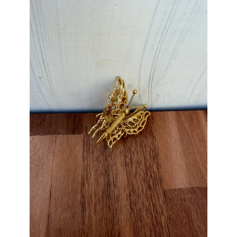 Vintage Monet Gold Tone Filigree Butterfly Brooch Pin‎ Costume Jewelry